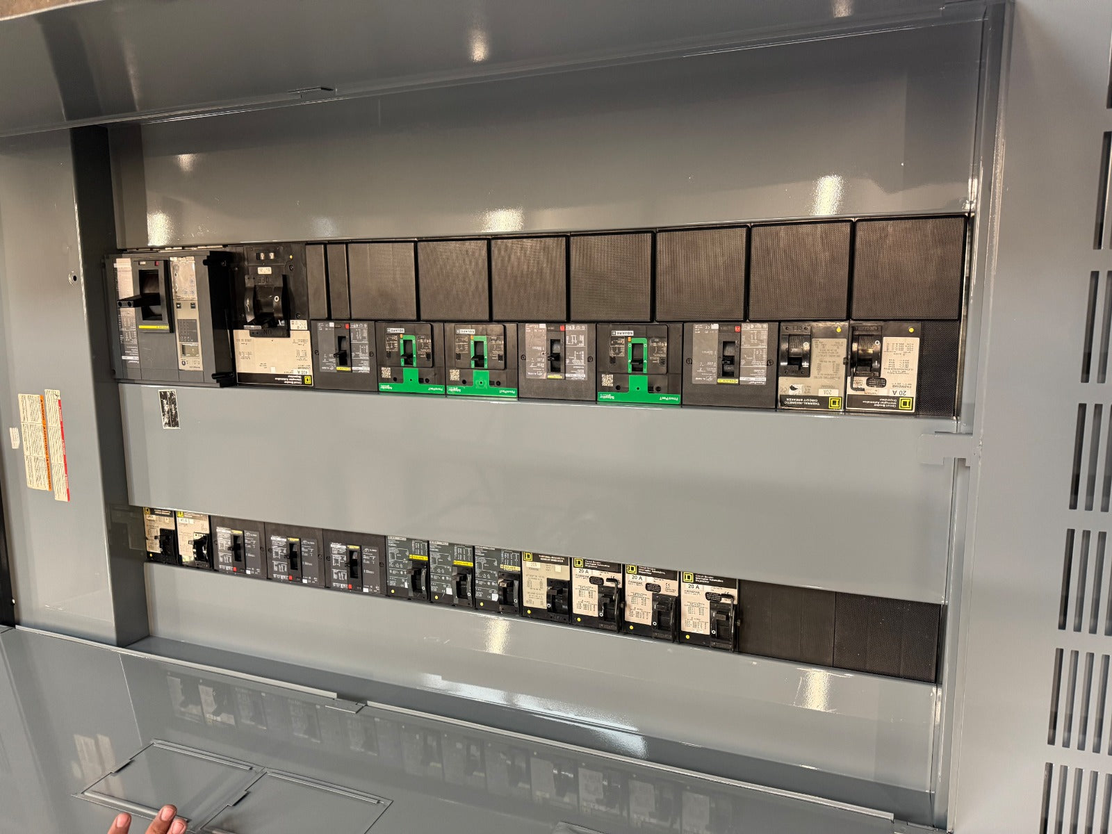 800 Amp Square D Panelboard Build – Verified Breakers
